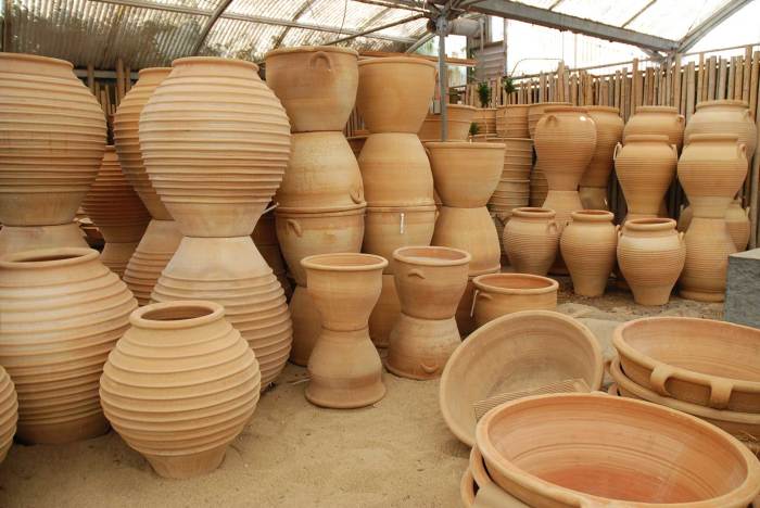 Large clay plant pots